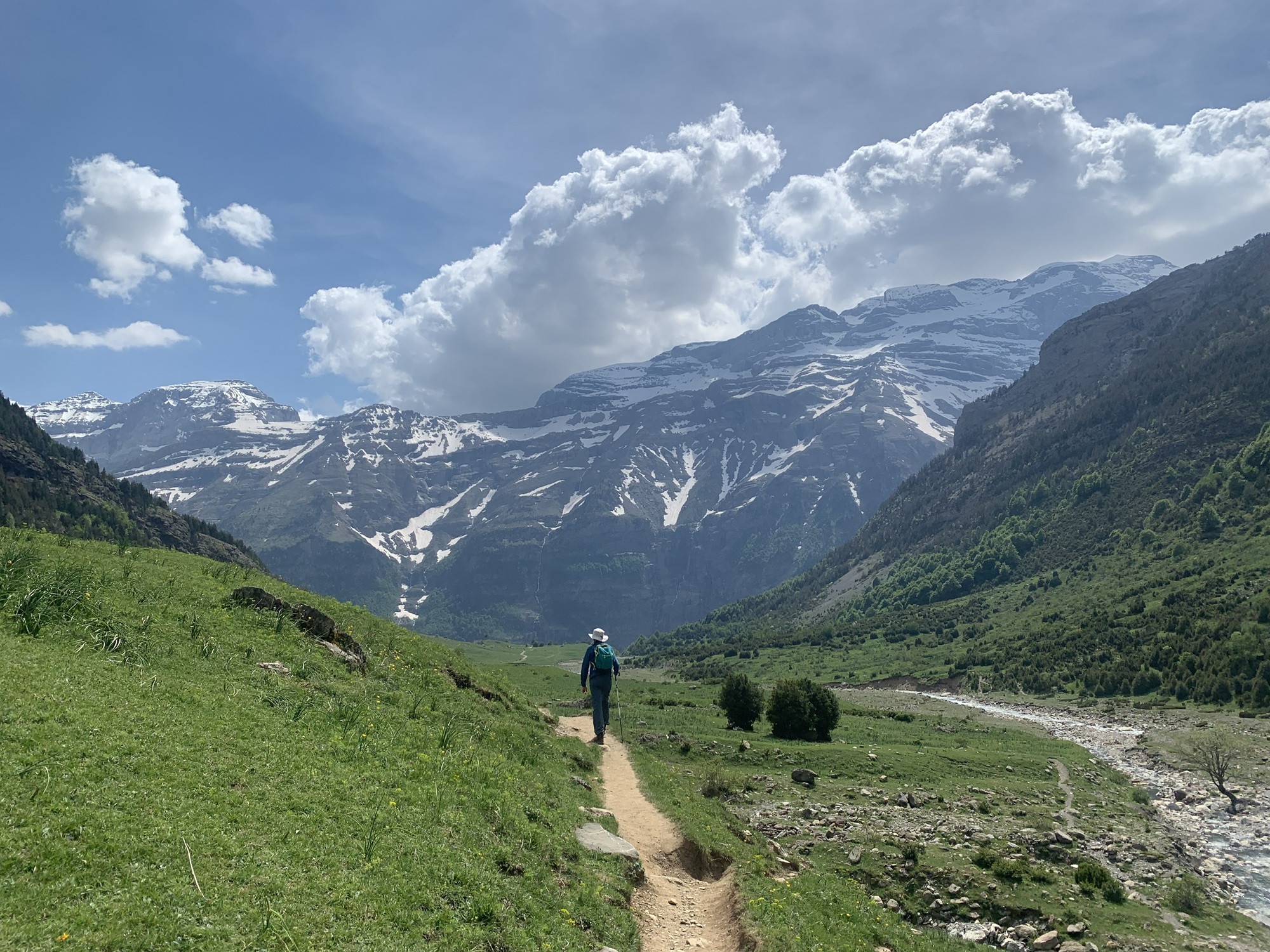 Views on Llanos de la Larri hike