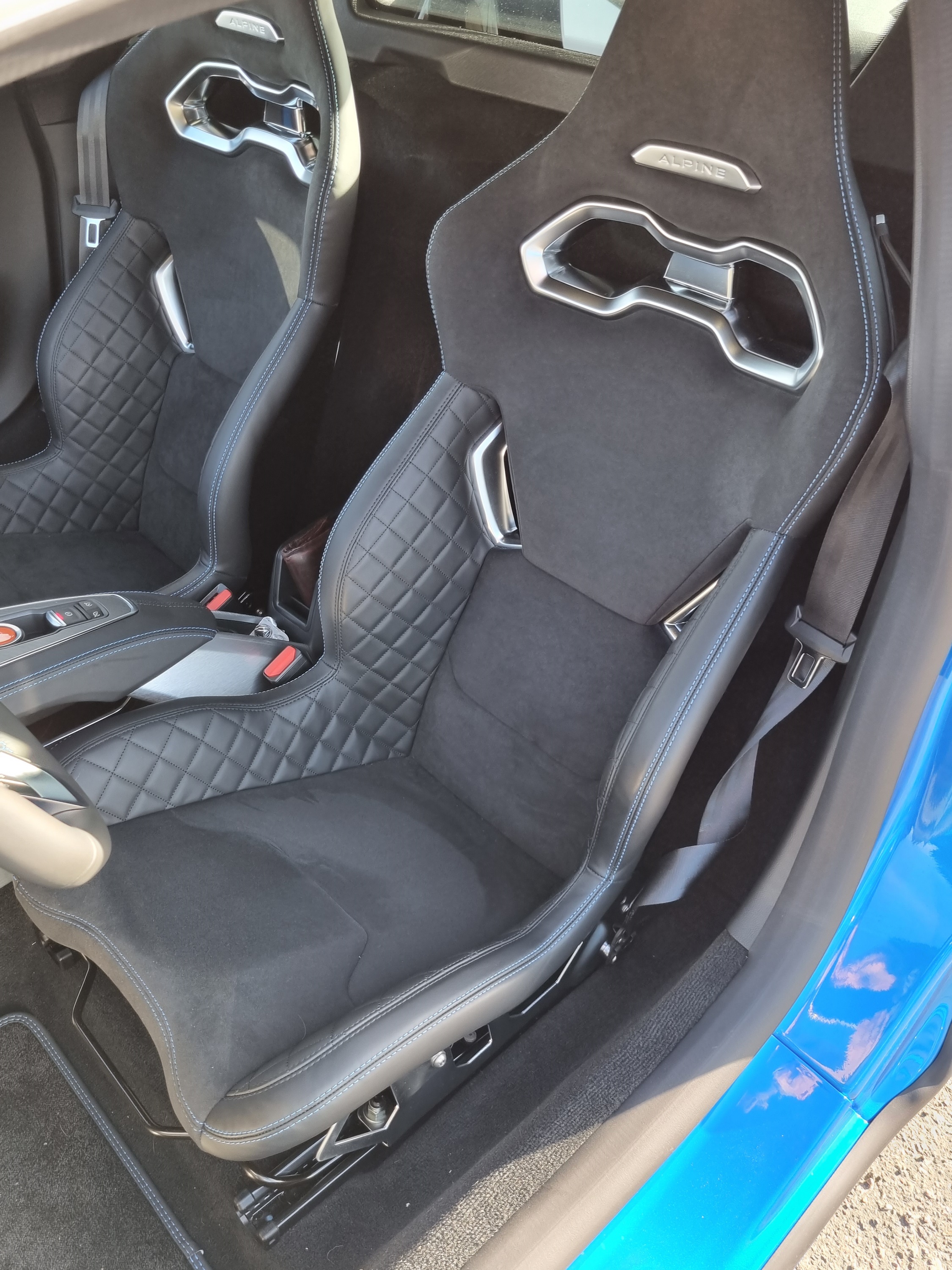 Sabelt seats