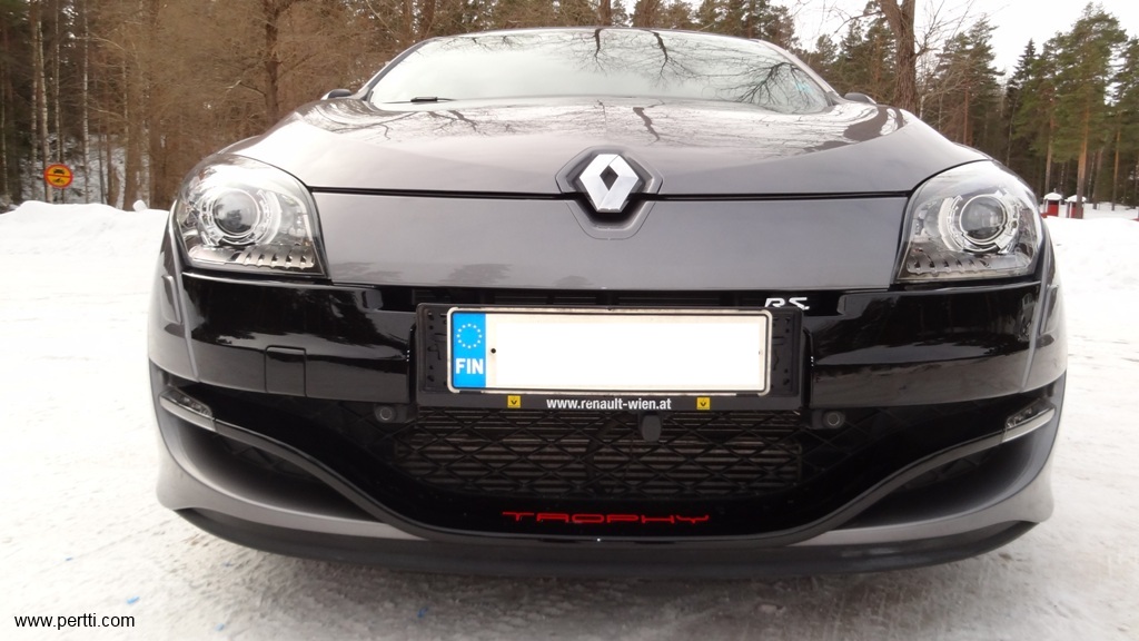 Megane RS front